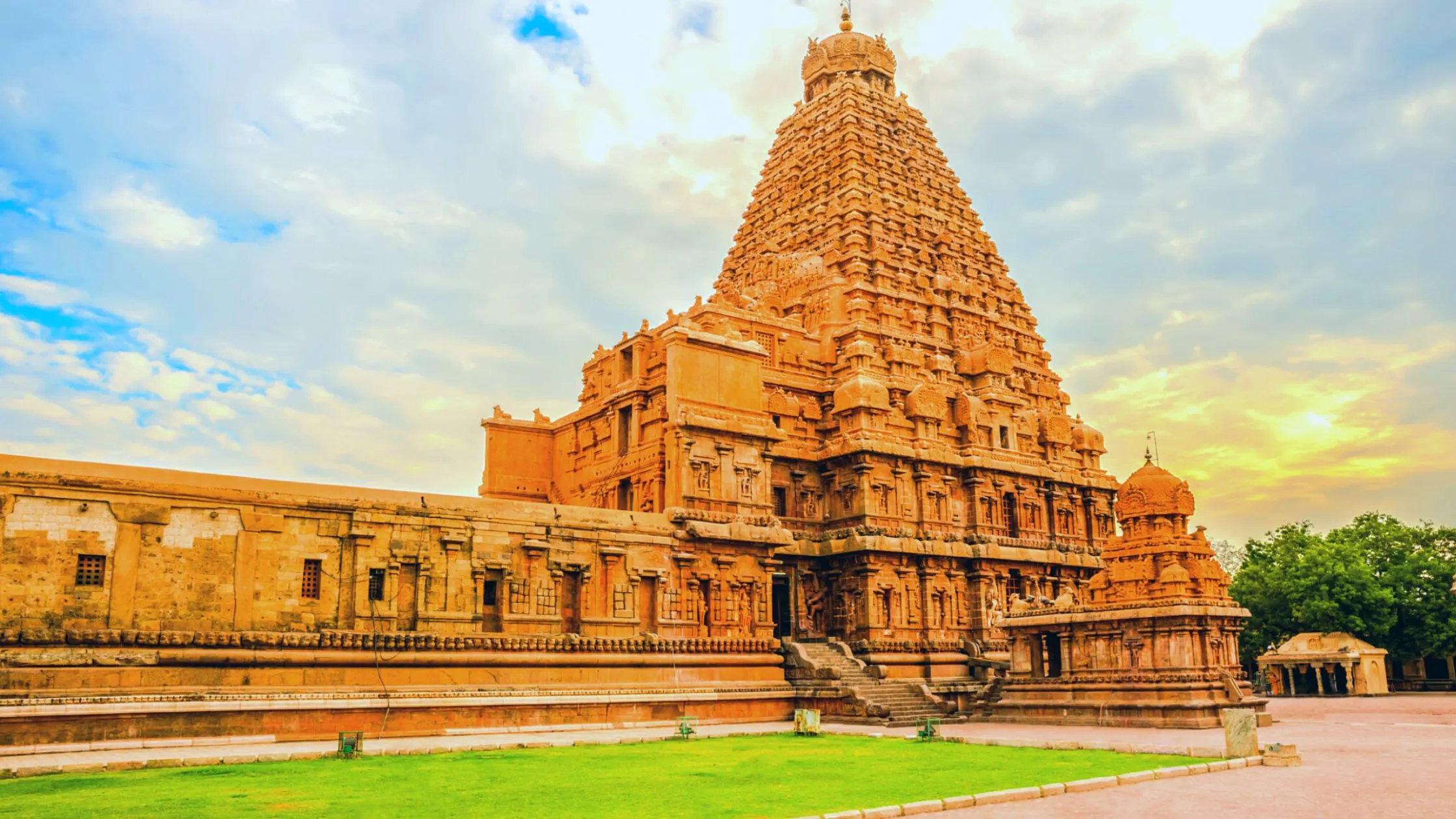 Famous temples in Tamilnadu